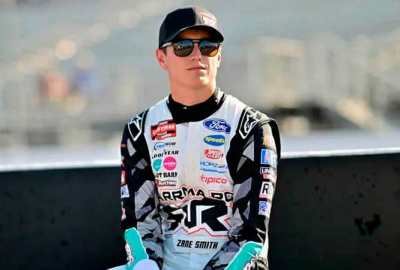 Экстремальный случай на NASCAR: гонщик Зейн Смит пронесся вдоль стены на скорости 320 км/ч