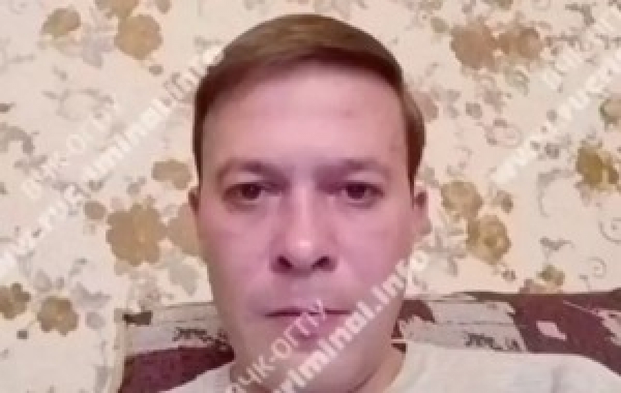 The chief censor drove a taxi at night.